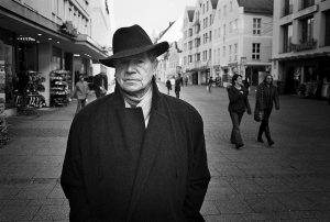 Photographed by Alexander Schuktuew featured by dudewithcamera